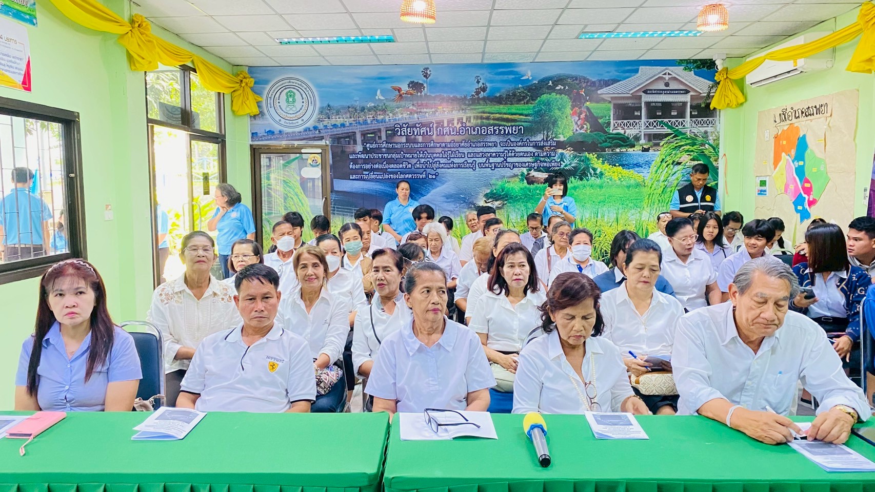 โครงการพัฒนาผู้เรียนให้รู้เท่าทันสื่อออนไลน์ และการดำเนินชีวิตให้ปลอดภัยในสังคมยุคดิจิทัล