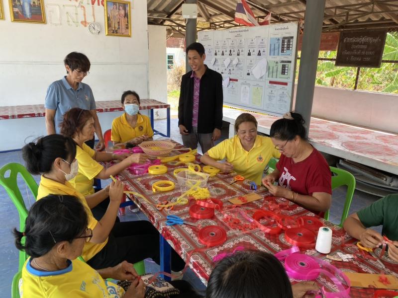 2. หลักสูตรวิชาการทำริบบิ้นพวงมาลัย