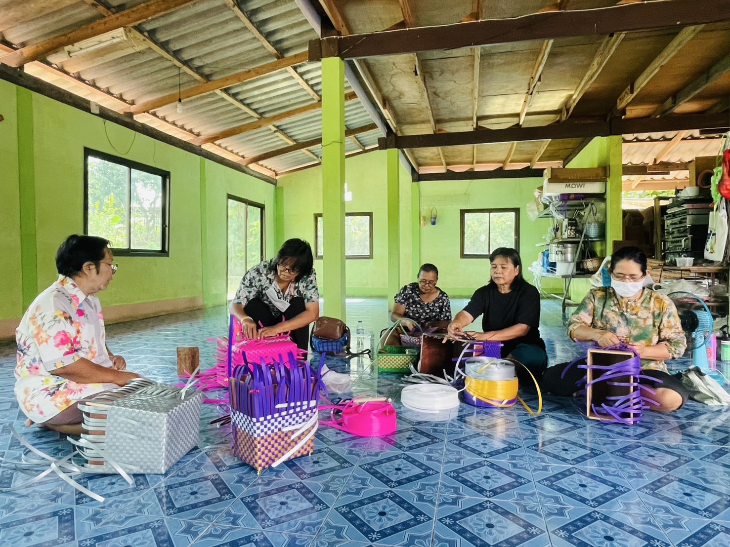 หลักสูตรวิชาการทำกระเป๋าปิคนิคจากเส้นพลาสติก