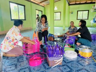 6. หลักสูตรวิชาการทำกระเป๋าปิคนิคจากเส้นพลาสติก