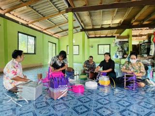 7. หลักสูตรวิชาการทำกระเป๋าปิคนิคจากเส้นพลาสติก