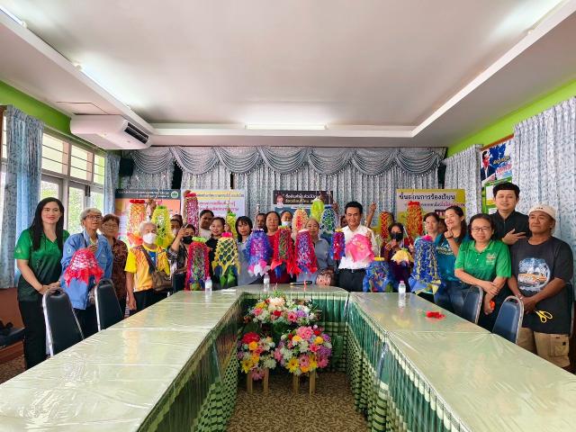 1. กิจกรรมพัฒนาทักษะชีวิต  การทำพวงมโหตร