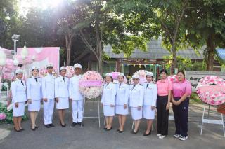 4. ร่วมพิธีวางพวงมาลา