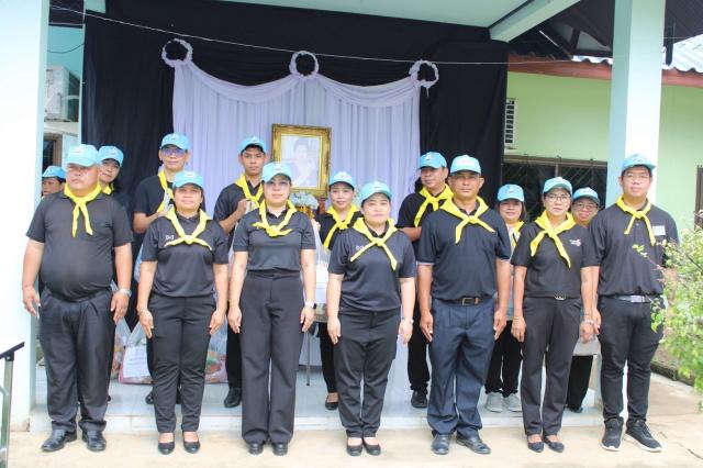 4. ผู้ประสบภัยน้ำท่วมรับมอบของอุปโภค บริโภค