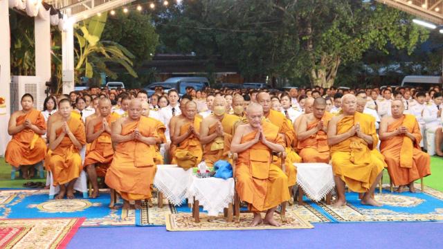 3. ร่วมพิธีสวดพระอภิธรรมอุทิศถวายพระราชกุศล