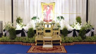 6. ร่วมพิธีสวดพระอภิธรรมอุทิศถวายพระราชกุศล