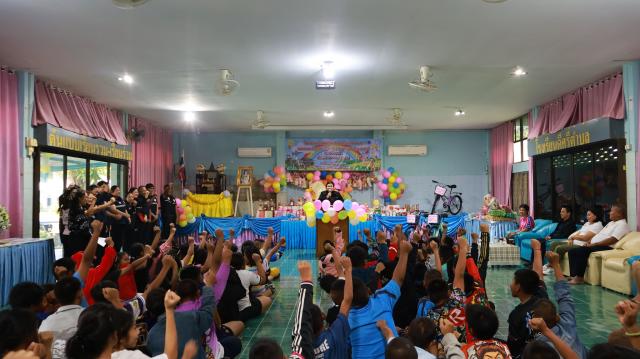 3. โครงการมอบของขวัญ ปันน้ำใจให้น้องๆ และวันเด็กแห่งชาติ