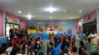 3. โครงการมอบของขวัญ  ปันน้ำใจให้น้องๆ และวันเด็กแห่งชาติ