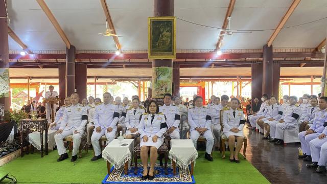 3. ร่วมพิธีบำเพ็ญกุศลสตมวาร 100 วัน เพื่ออุทิศถวายพระราชกุศลแด่ สมเด็จพระนางเจ้าสิริกิติ์  พระบรมราชินีนาถ พระบรมราชชนนีพันปีหลวง