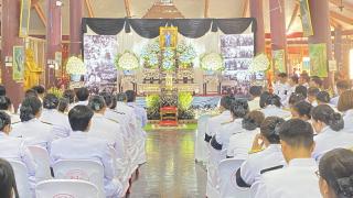 7. ร่วมพิธีบำเพ็ญกุศลสตมวาร 100 วัน เพื่ออุทิศถวายพระราชกุศลแด่ สมเด็จพระนางเจ้าสิริกิติ์  พระบรมราชินีนาถ พระบรมราชชนนีพันปีหลวง