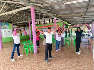 15. โครงการจัดการศึกษาเพื่อพัฒนาทักษะชีวิต หลักสูตรการออกกำลังกายโดยใช้ผ้าขาวม้า