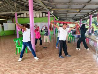 17. โครงการจัดการศึกษาเพื่อพัฒนาทักษะชีวิต หลักสูตรการออกกำลังกายโดยใช้ผ้าขาวม้า