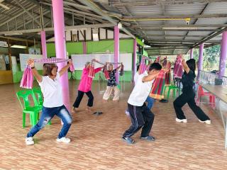 19. โครงการจัดการศึกษาเพื่อพัฒนาทักษะชีวิต หลักสูตรการออกกำลังกายโดยใช้ผ้าขาวม้า