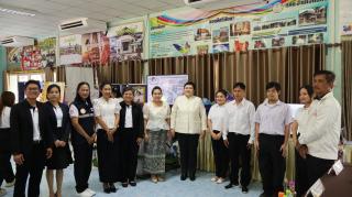 13. โครงการปลุกพลังการอ่าน (แว่นแก้ว)