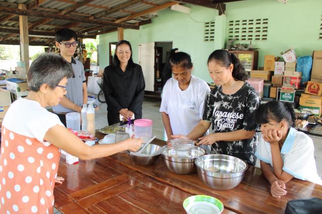 4. โครงการ Learn to Earn การทำวาฟเฟิลไส้กรอก