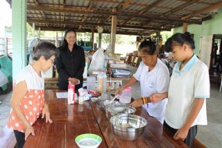 4. โครงการ Learn to Earn การทำวาฟเฟิลไส้กรอก