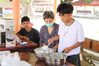 15. โครงการ Learn to Earn การทำวาฟเฟิลไส้กรอก