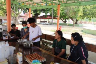 16. โครงการ Learn to Earn การทำวาฟเฟิลไส้กรอก