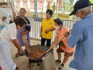 6. กิจกรรมพัฒนาอาชีพชุมชน หลักสูตรการทำเม็ดขนุน