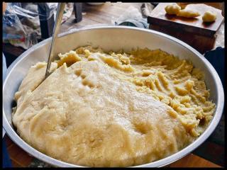 9. โครงการพัฒนาอาชีพชุมชน  หลักสูตรการทำขนมกง