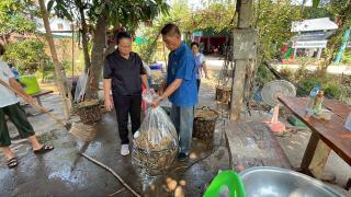 15. โครงการเรียนรู้ตามหลักปรัชญาของเศรษฐกิจพอเพียง (การเพาะเห็ดฟางในตะกร้า)