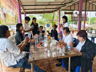 4. โครงการการจัดการเรียนรู้เพื่อการพัฒนาตนเองฯ หลักสูตรเปลี่ยนขยะเป็นประโยชน์เพื่อสิ่งแวดล้อมอย่างยั่งยืน