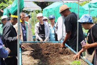 10. โครงการศูนย์ฝึกอาชีพชุมชน หลักสูตรการปลูกพืชผักเกษตรอินทรีย์ธรรมชาติ