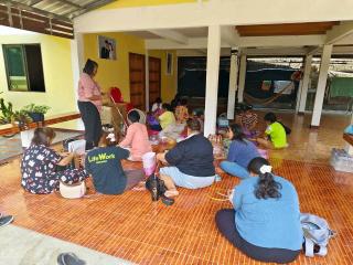 6. หลักสูตรการทำกระเป๋าจากเส้นพลาสติก