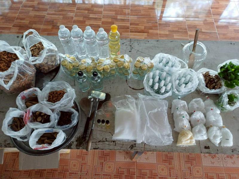 1. หลักสูตรการทำยาหม่องเขียว  และน้ำมันนวดสมุนไพร