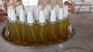 4. หลักสูตรการทำยาหม่องเขียว  และน้ำมันนวดสมุนไพร