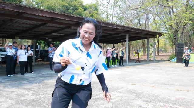 2. กิจกรรมกีฬาสานสัมพันธ์รัก